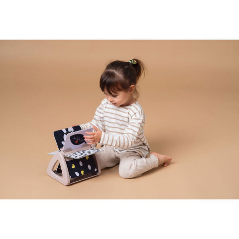 Taf Toys Urban Garden Black & White Spinning Book